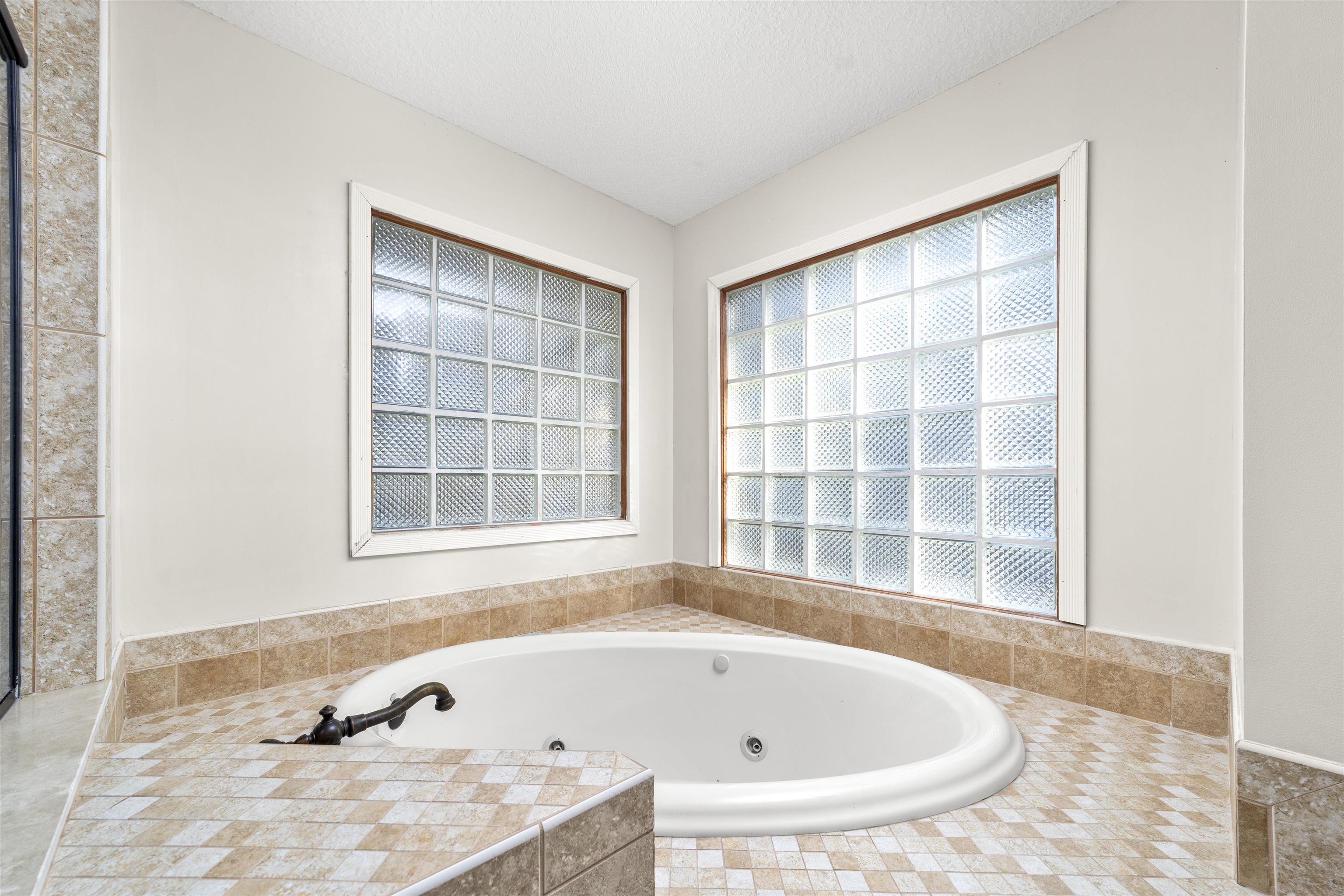 545 Ray Edwards Road St. Augustine, FL 32086 - Photo 44 of 78 Full bath with a whirlpool tub