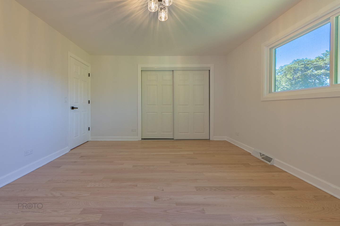 2405 Avondale Avenue Park Ridge, IL 60068 - Photo 14 of 32