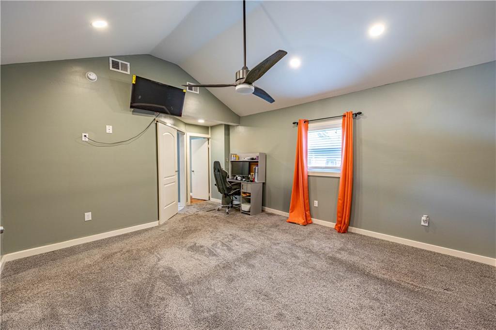 414 Hochberg Road Pittsburgh, PA 15235 - Photo 13 of 26