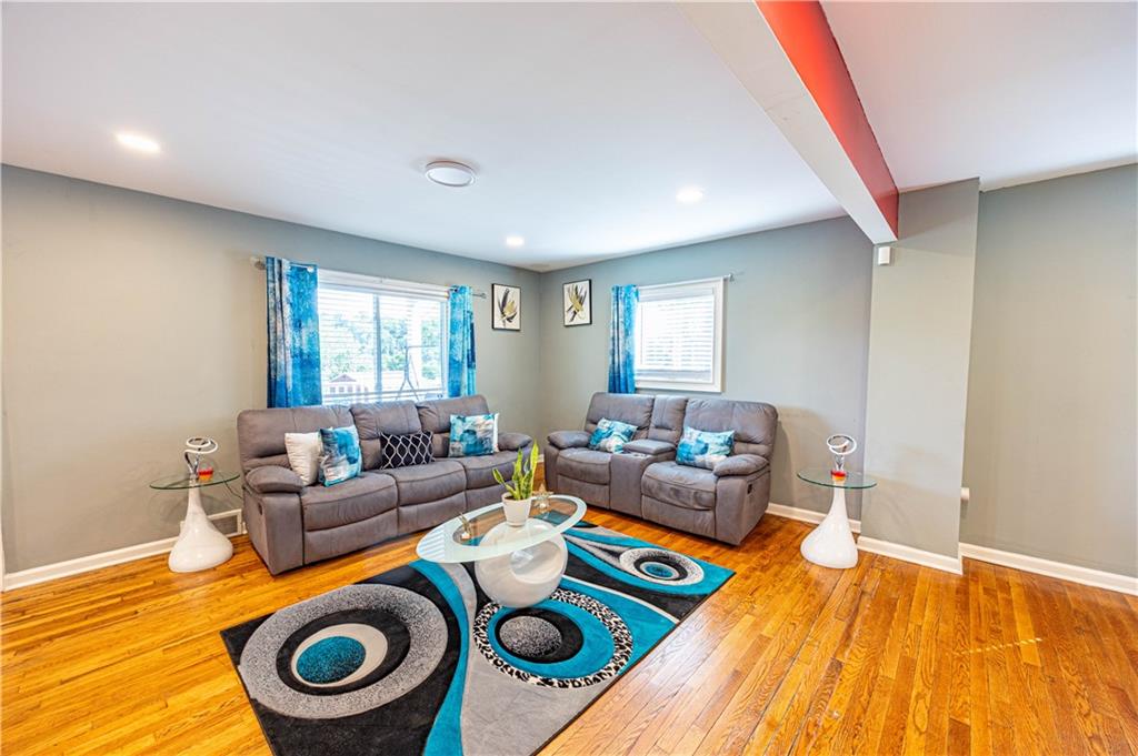 414 Hochberg Road Pittsburgh, PA 15235 - Photo 5 of 26