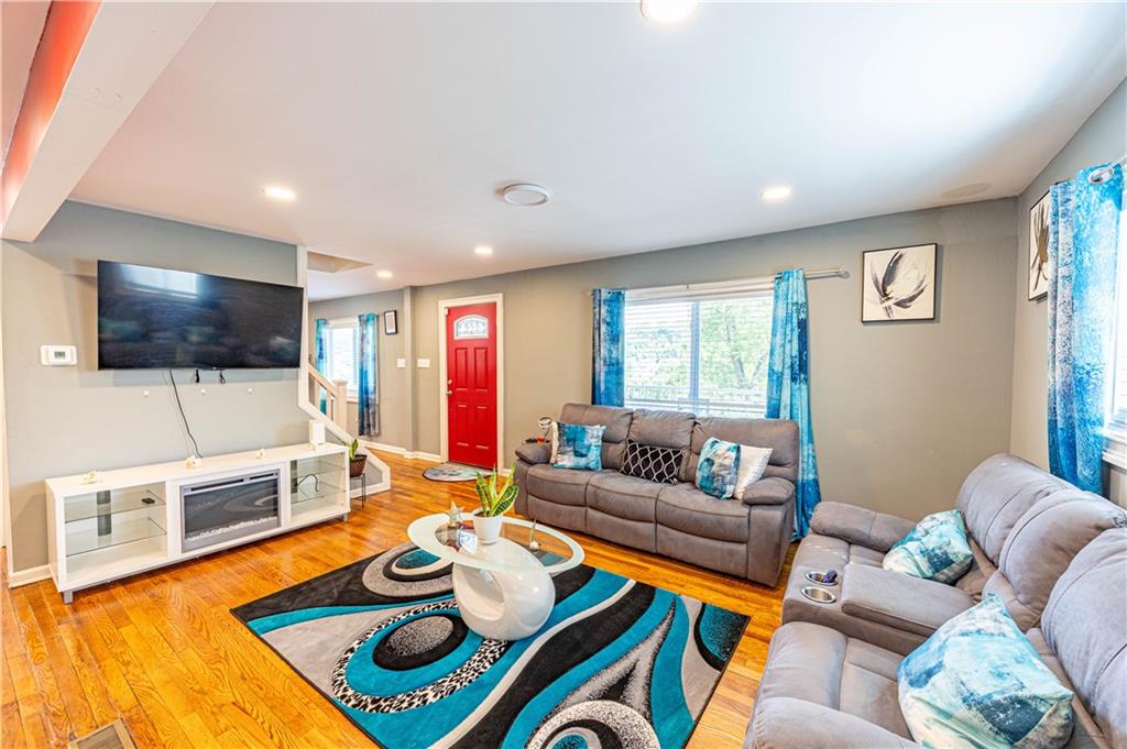 414 Hochberg Road Pittsburgh, PA 15235 - Photo 6 of 26