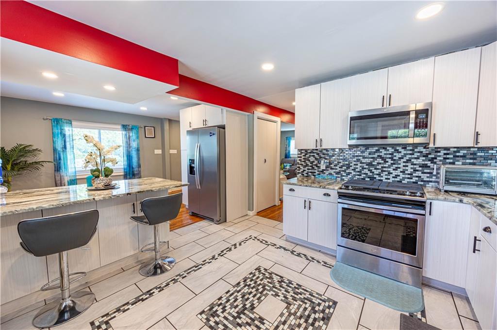 414 Hochberg Road Pittsburgh, PA 15235 - Photo 9 of 26