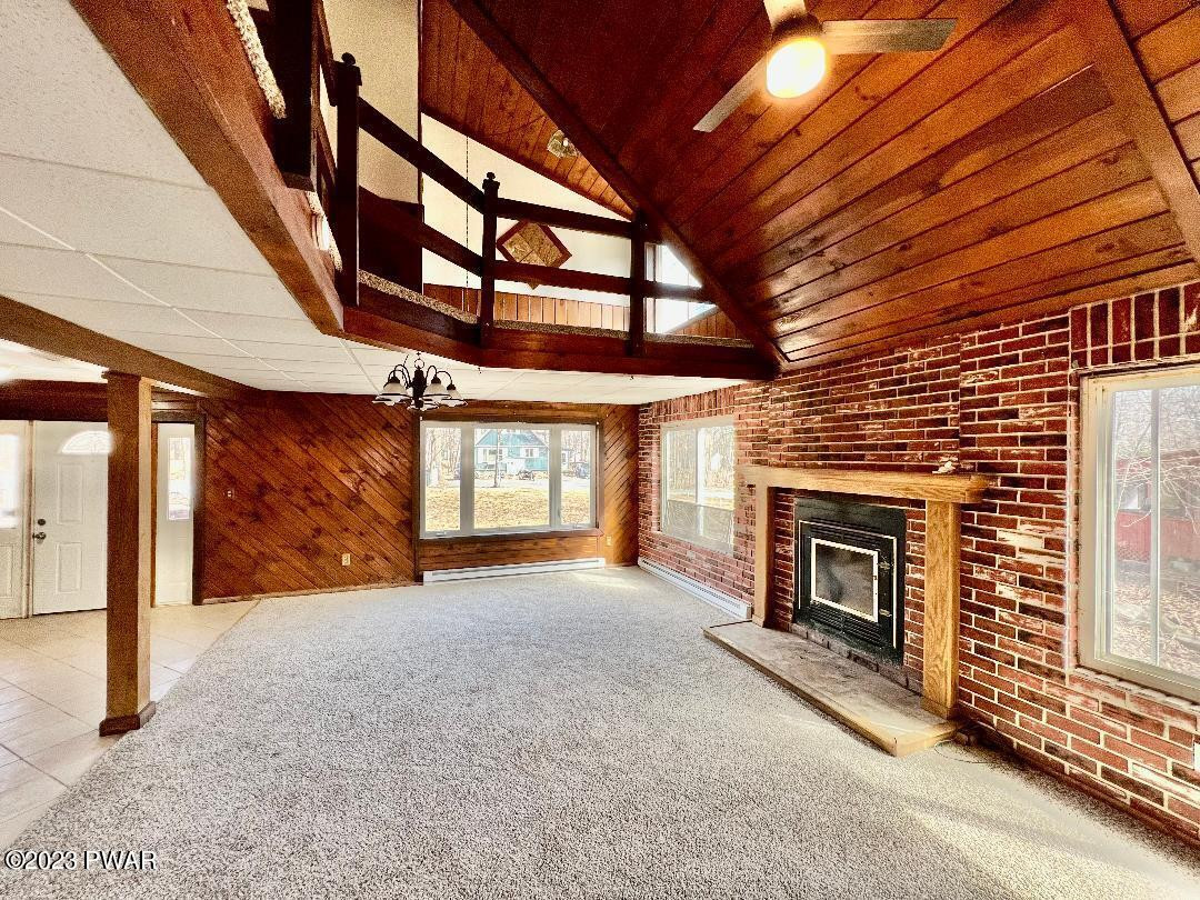 102 Keystone Drive Dingmans Ferry, PA 18328 - Photo 6 of 15 Living Room