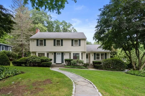 $8,500 | 11 Nantucket Road, Wellesley, MA 02481