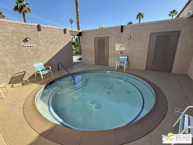 $2,200 | 293 Juniper Drive, Palm Springs, CA 92264