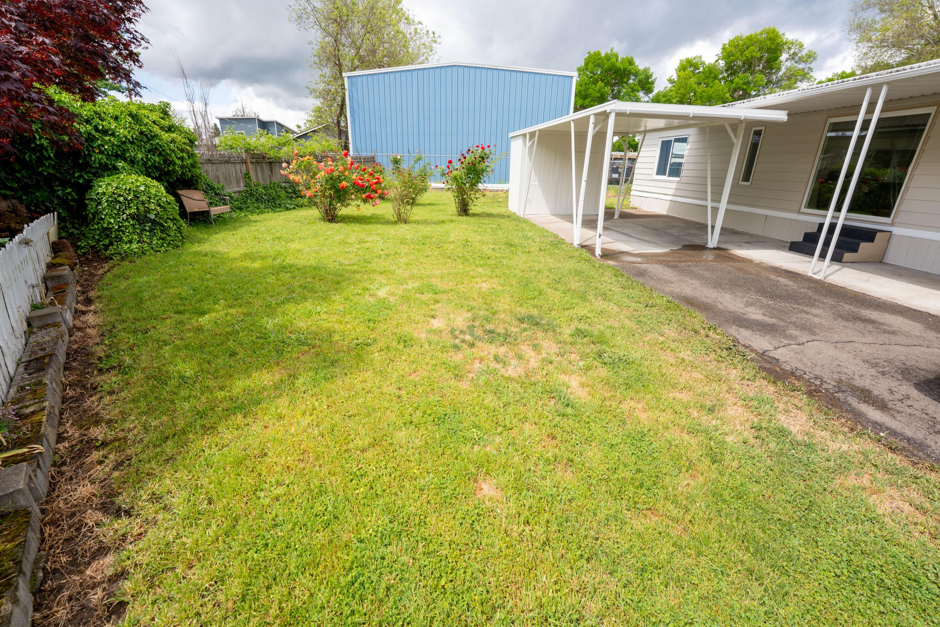 2385 Table Rock Road, Unit 70 Medford, OR 97501 - Photo 10 of 27 Large Yard