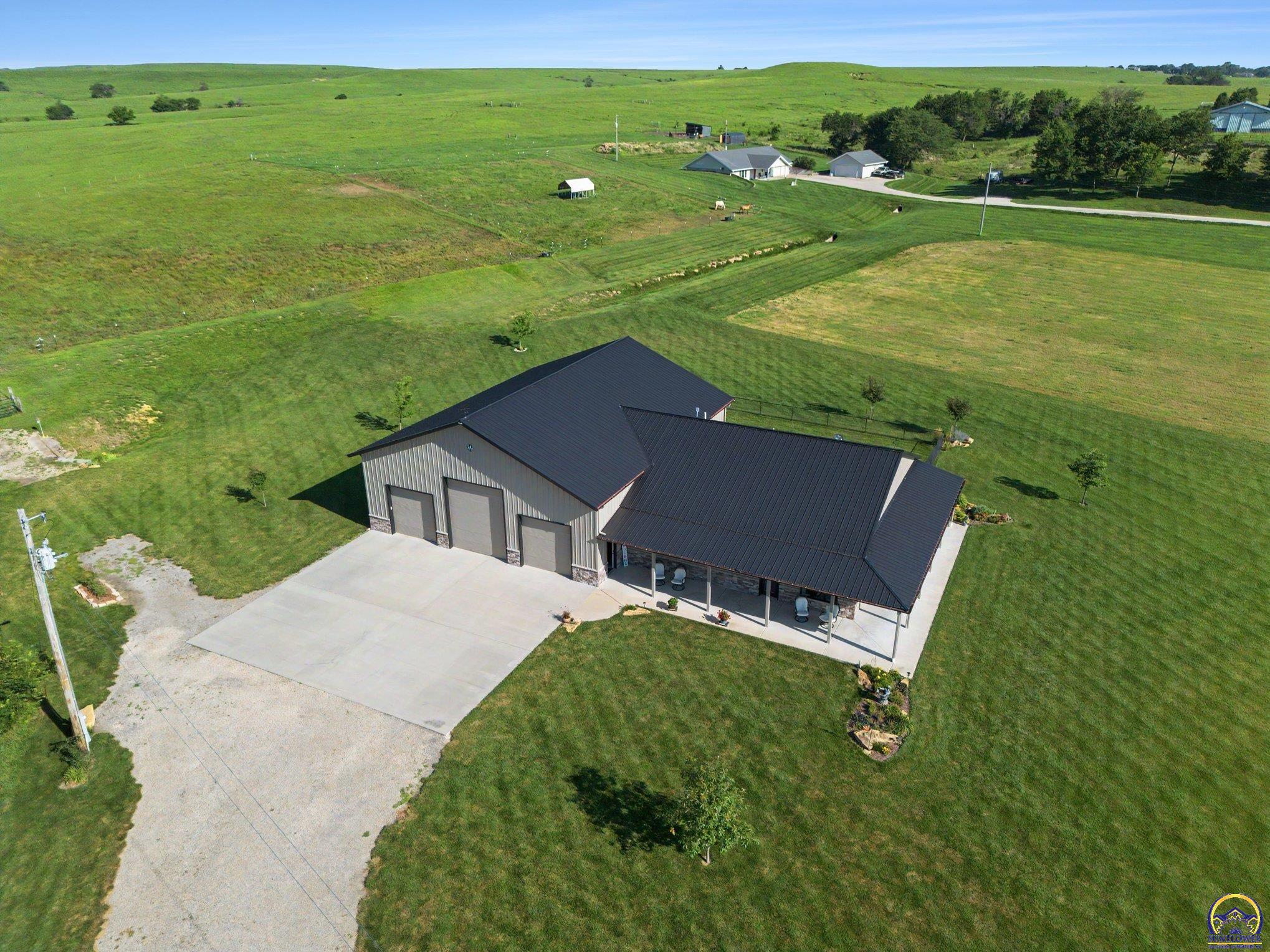 2209 Southwest Glick Road Topeka, KS 66615 - Photo 5 of 34