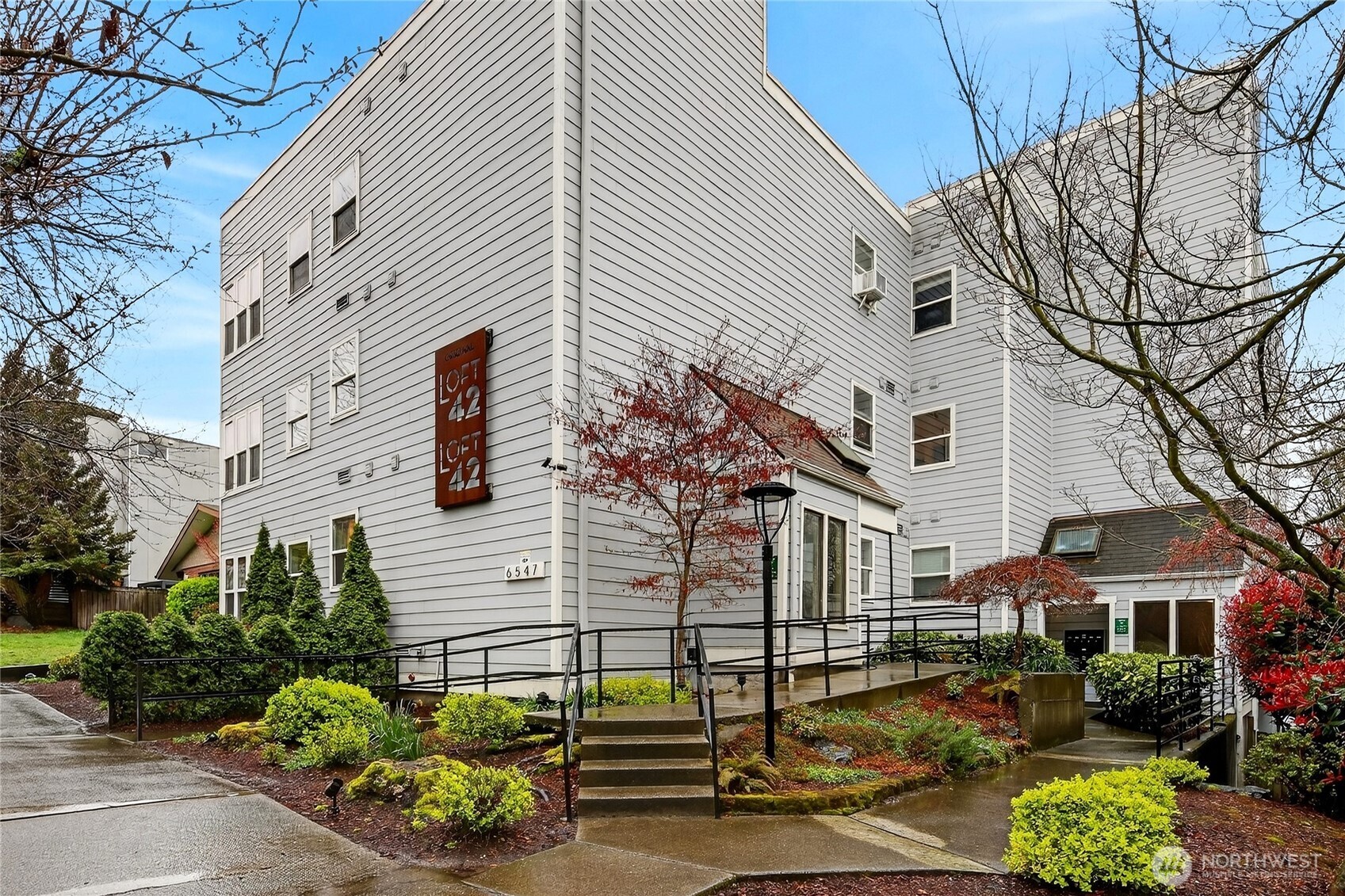 6547 42nd Avenue Southwest, Unit 303 Seattle, WA 98136 - Photo 2 of 33