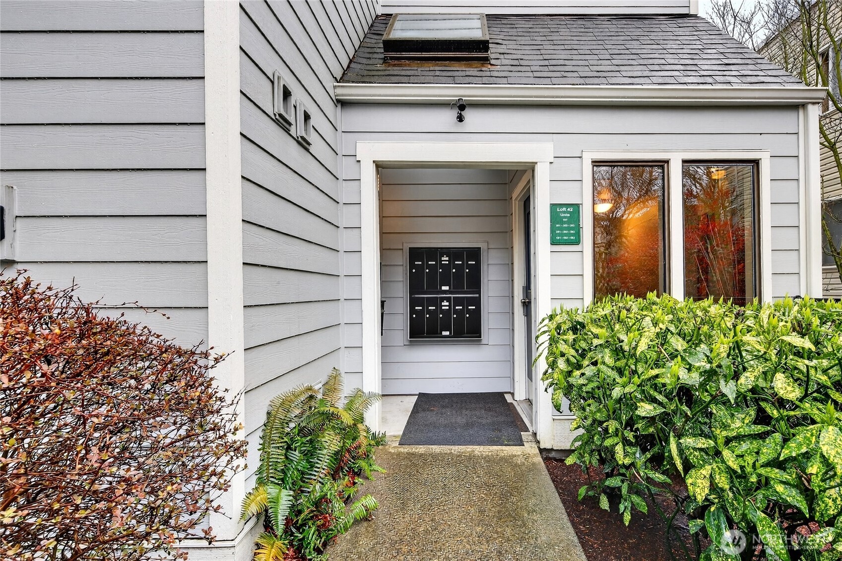 6547 42nd Avenue Southwest, Unit 303 Seattle, WA 98136 - Photo 31 of 33