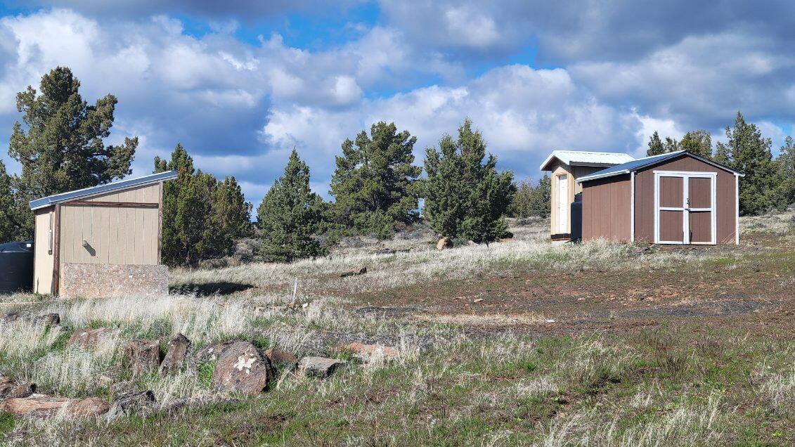 1000 Southeast Wolf Road Prineville, OR 97754 - Photo 2 of 30 image000003 (4)