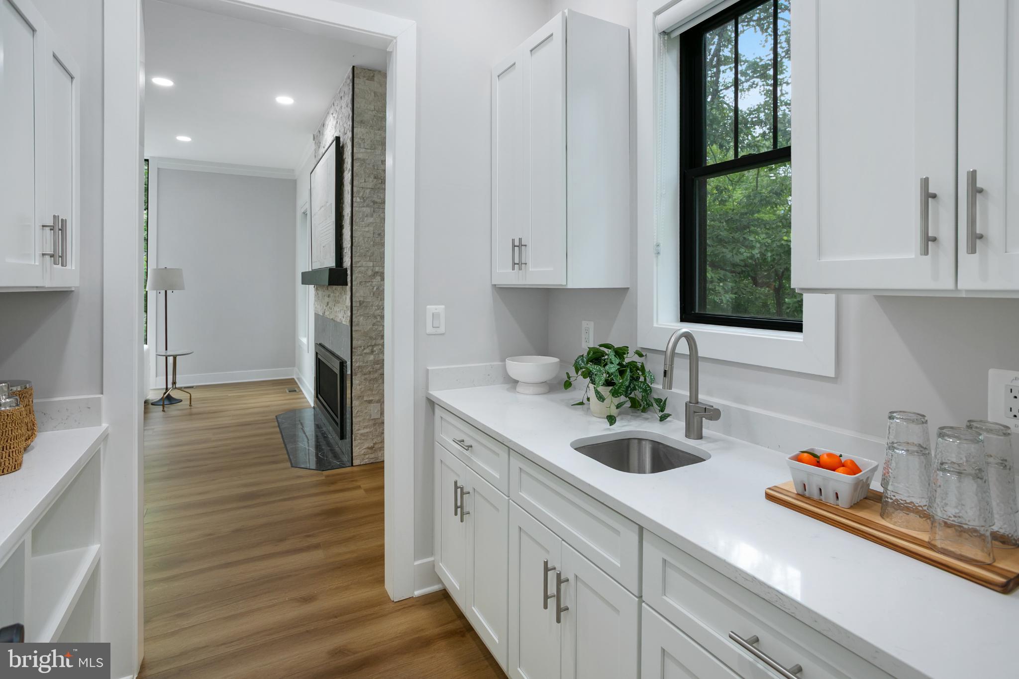 116 Fardale Street Southeast Vienna, VA 22180 - Photo 11 of 50