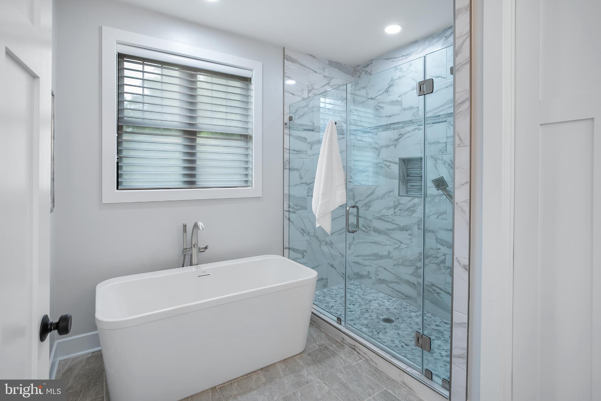 116 Fardale Street Southeast Vienna, VA 22180 - Photo 16 of 50 Main level primary bathroom