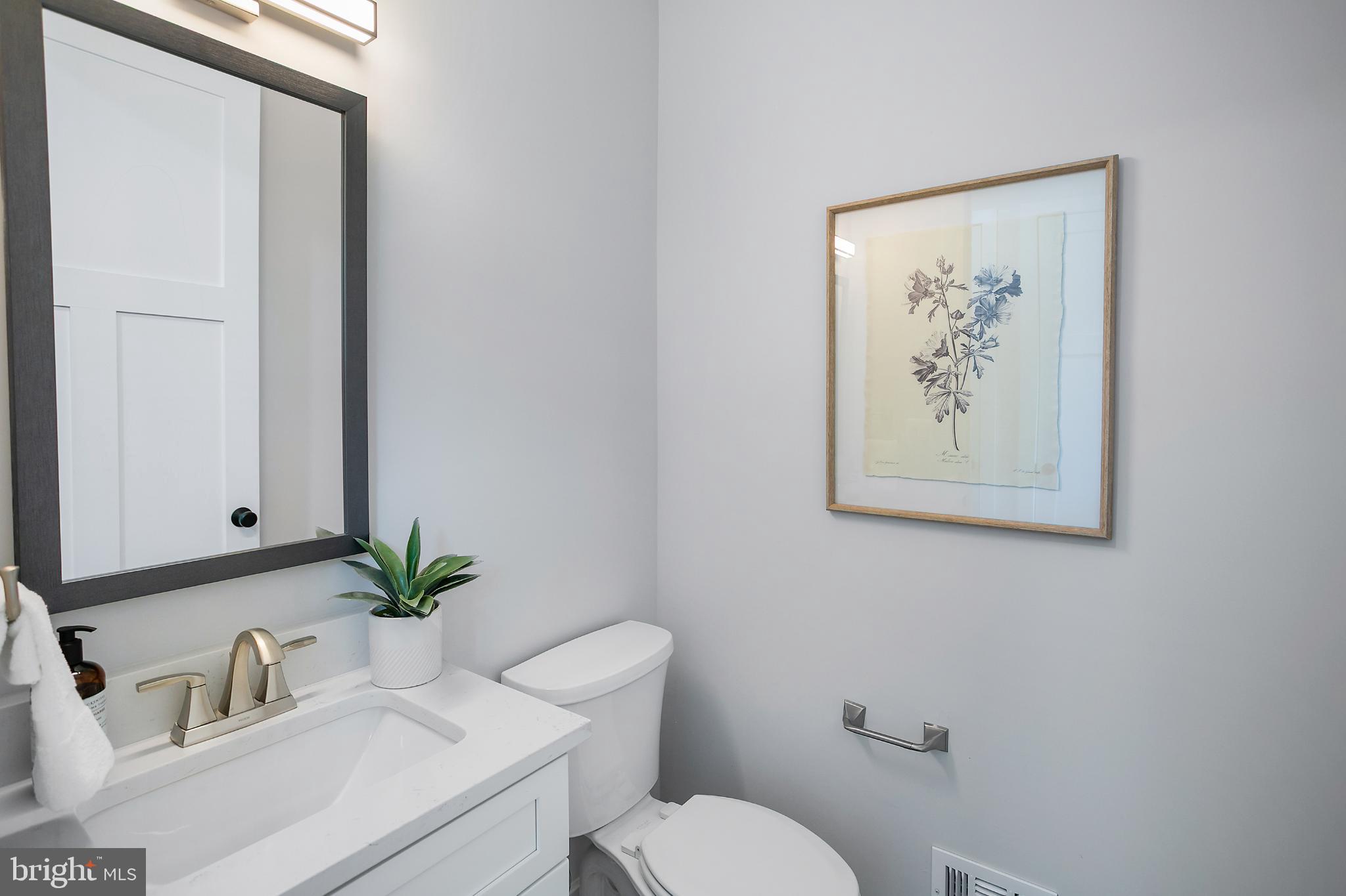 116 Fardale Street Southeast Vienna, VA 22180 - Photo 20 of 50 Main level powder room