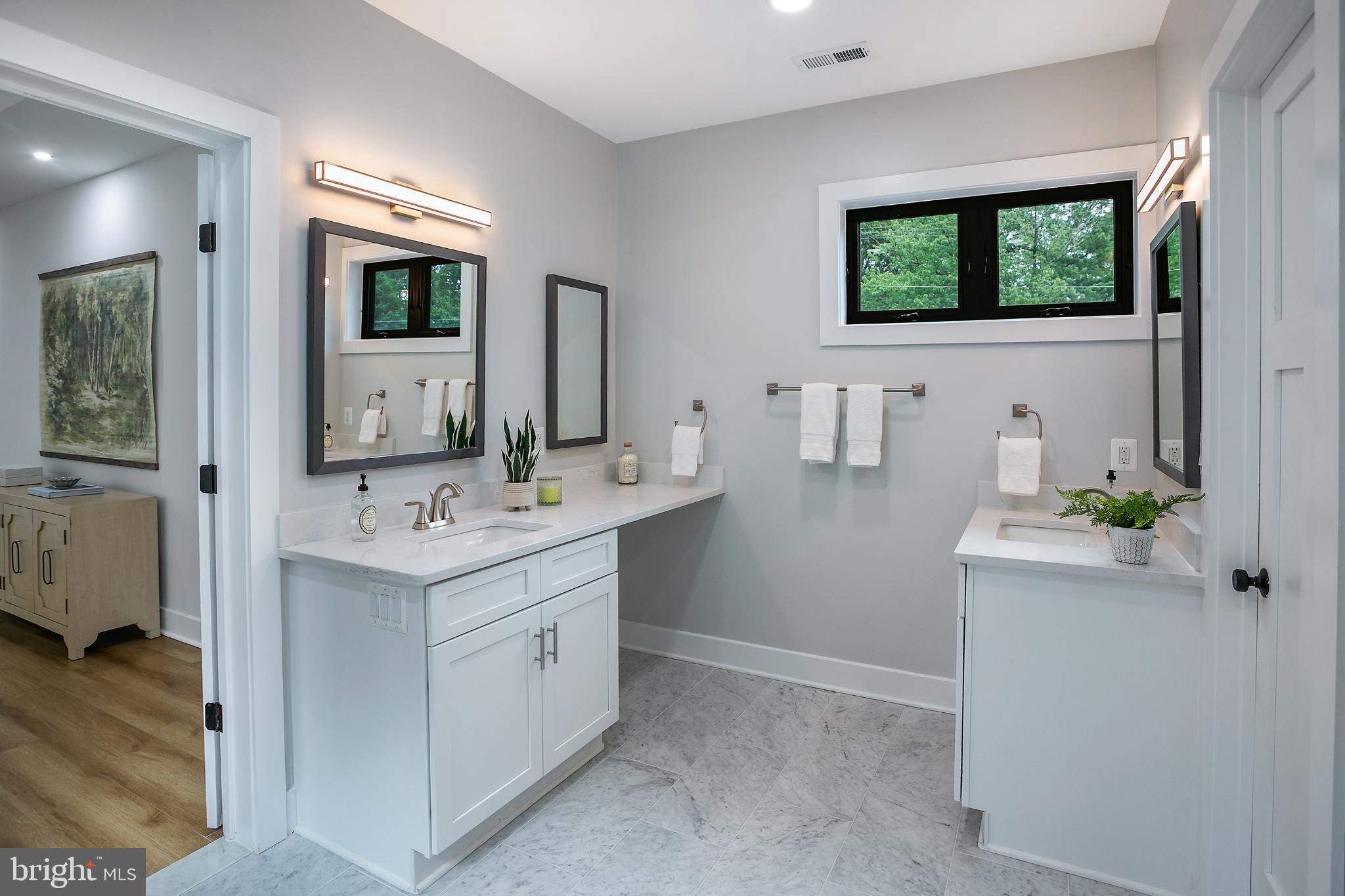 116 Fardale Street Southeast Vienna, VA 22180 - Photo 27 of 50 Upstairs primary bathroom
