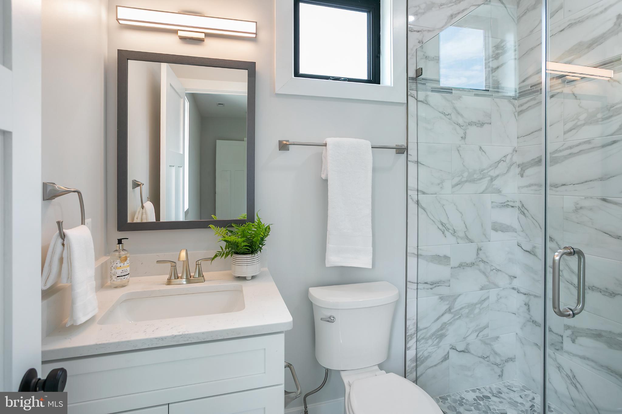 116 Fardale Street Southeast Vienna, VA 22180 - Photo 31 of 50 Upstairs bathroom 2