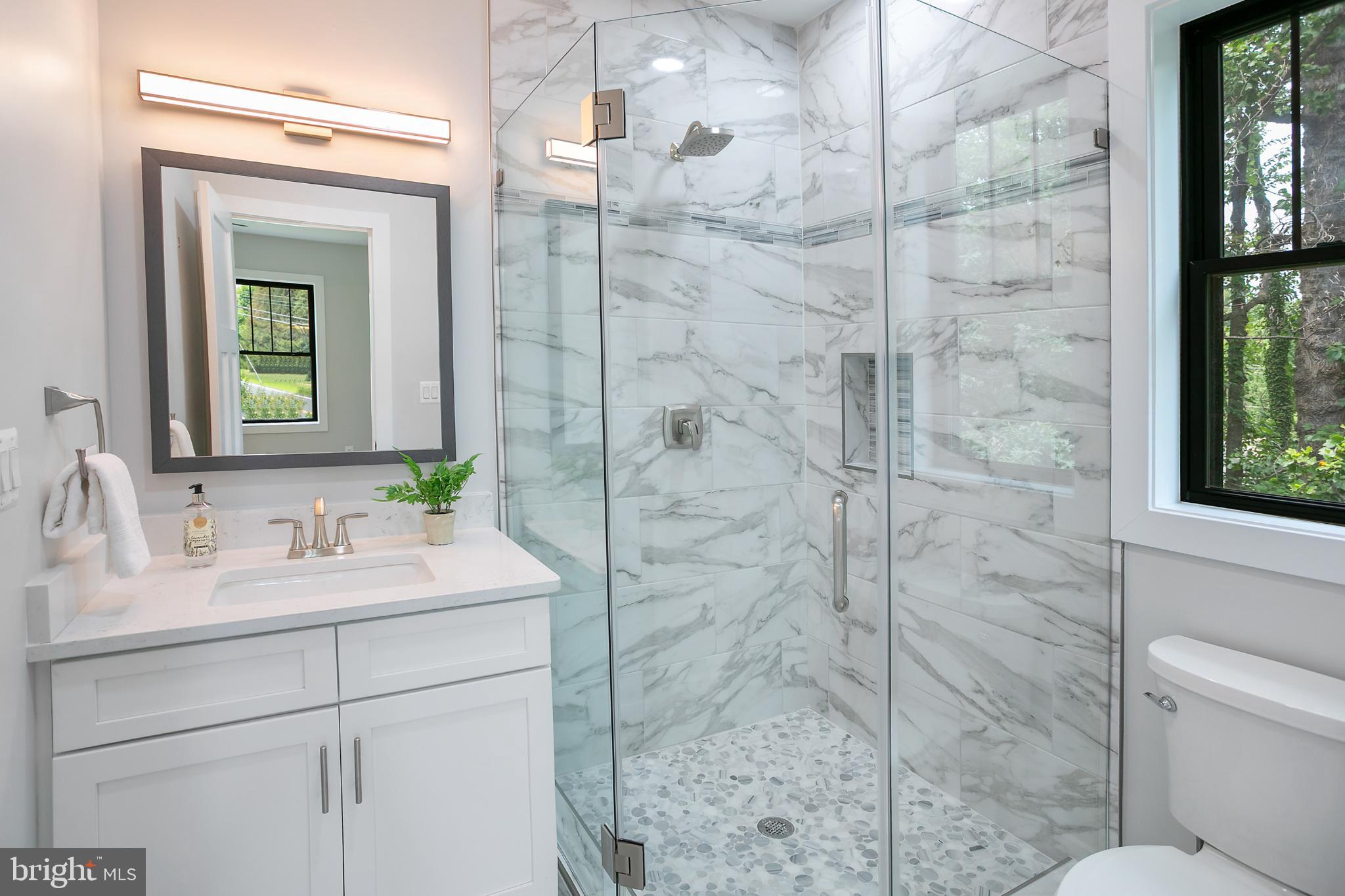 116 Fardale Street Southeast Vienna, VA 22180 - Photo 33 of 50 Upstairs bathroom 3