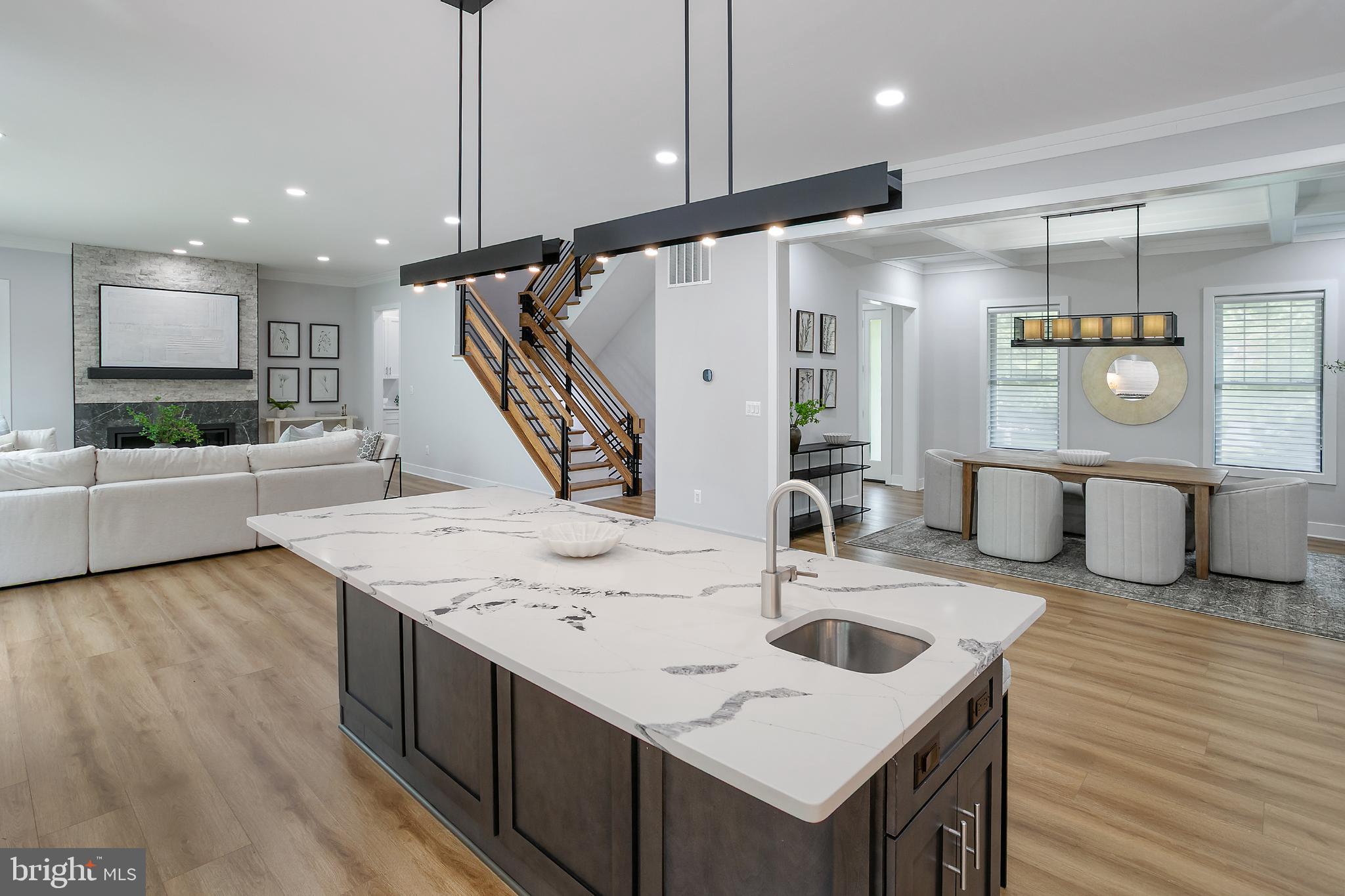 116 Fardale Street Southeast Vienna, VA 22180 - Photo 5 of 50