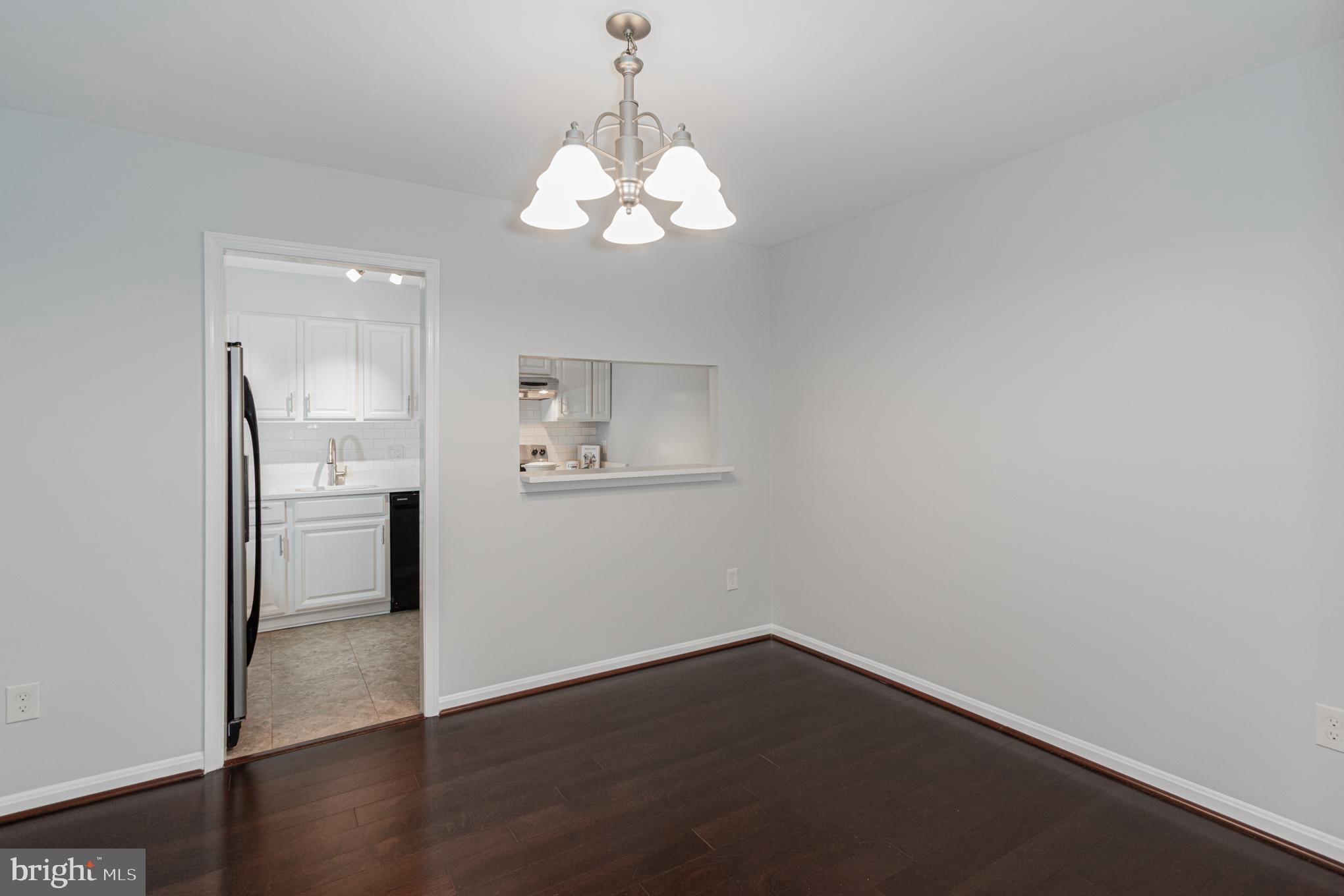 6149 Edsall Road, Unit B Alexandria, VA 22304 - Photo 5 of 19 Dining room