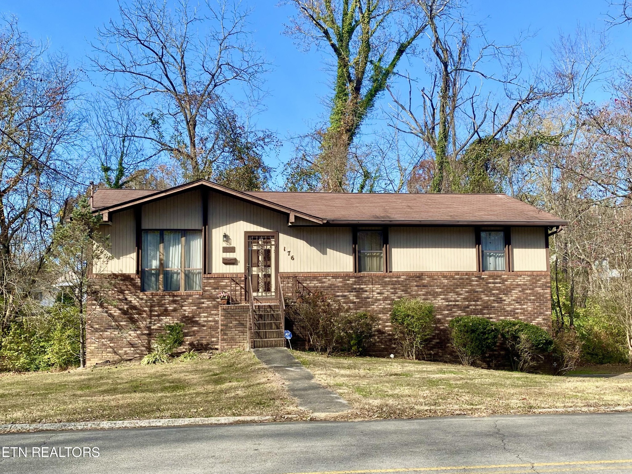 176 South Purdue Avenue Oak Ridge, TN 37830 - Photo 1 of 11 Gallery Image 1