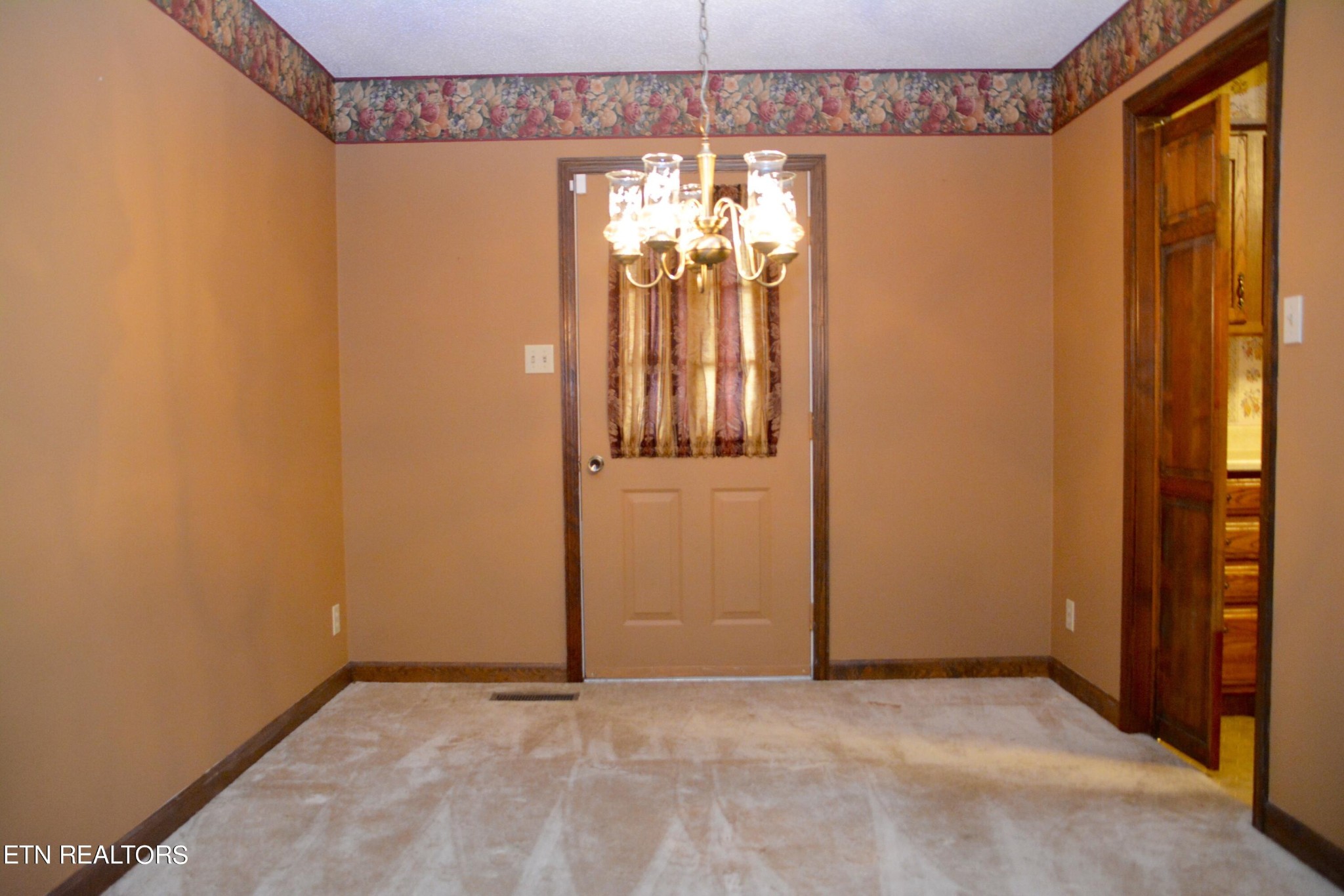 176 South Purdue Avenue Oak Ridge, TN 37830 - Photo 3 of 11 Gallery Image 3