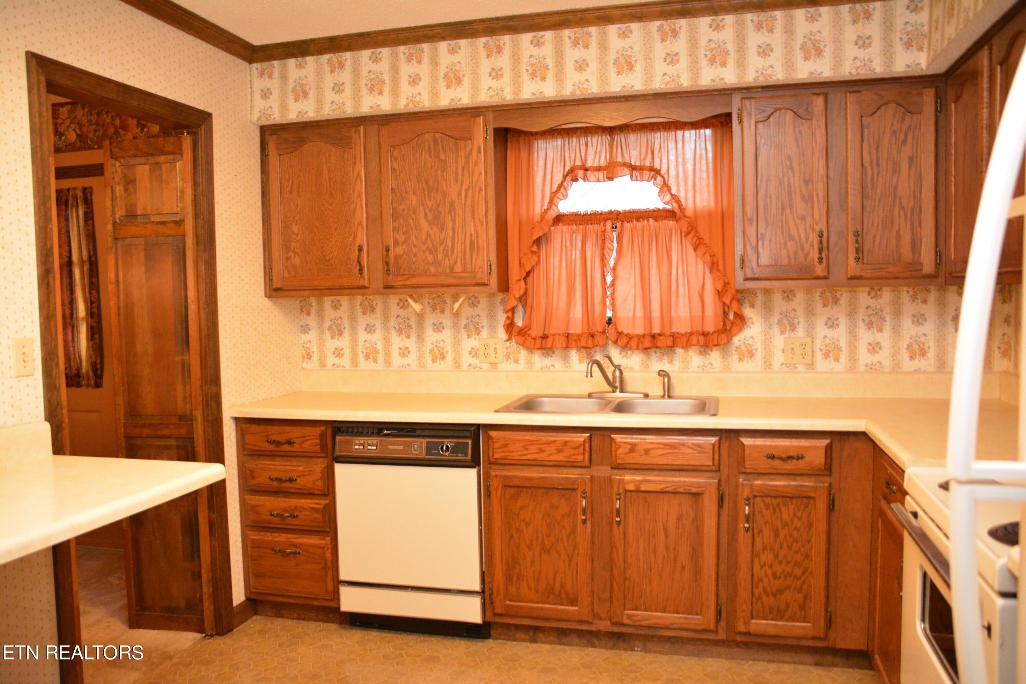 176 South Purdue Avenue Oak Ridge, TN 37830 - Photo 5 of 11 Gallery Image 5
