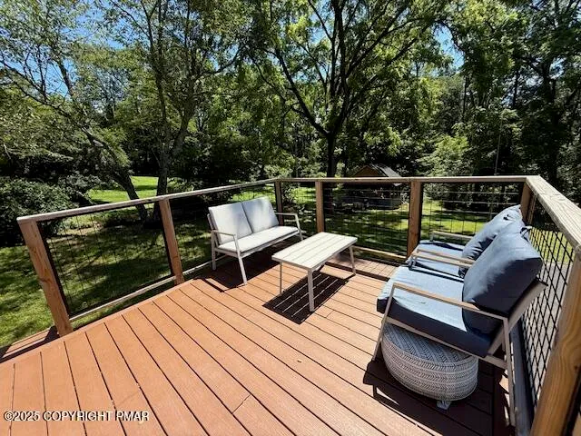 $529,900 | 137 Independence Road, East Stroudsburg, PA 18301