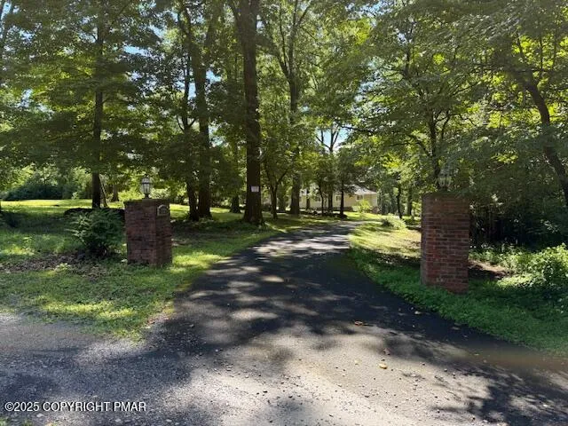 $529,900 | 137 Independence Road, East Stroudsburg, PA 18301