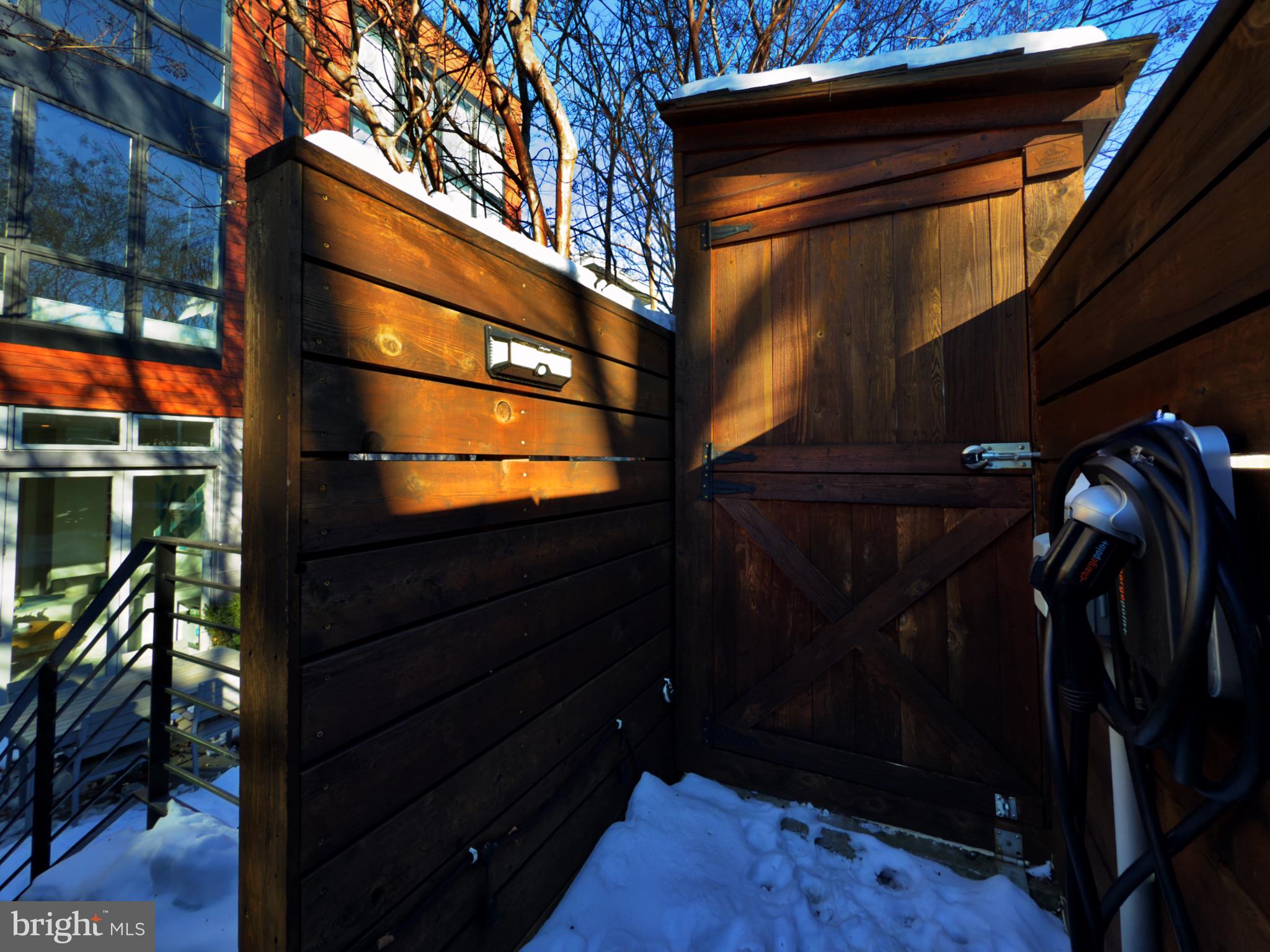 1325 Constitution Avenue Northeast Washington, DC 20002 - Photo 35 of 36 a view of outdoor space