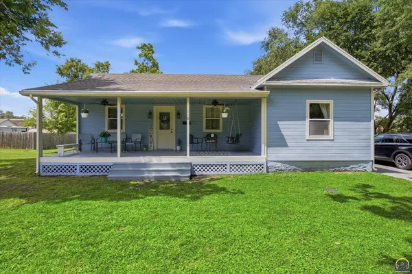 $210,000 | 118 East Fremont Avenue, Burlingame, KS 66413