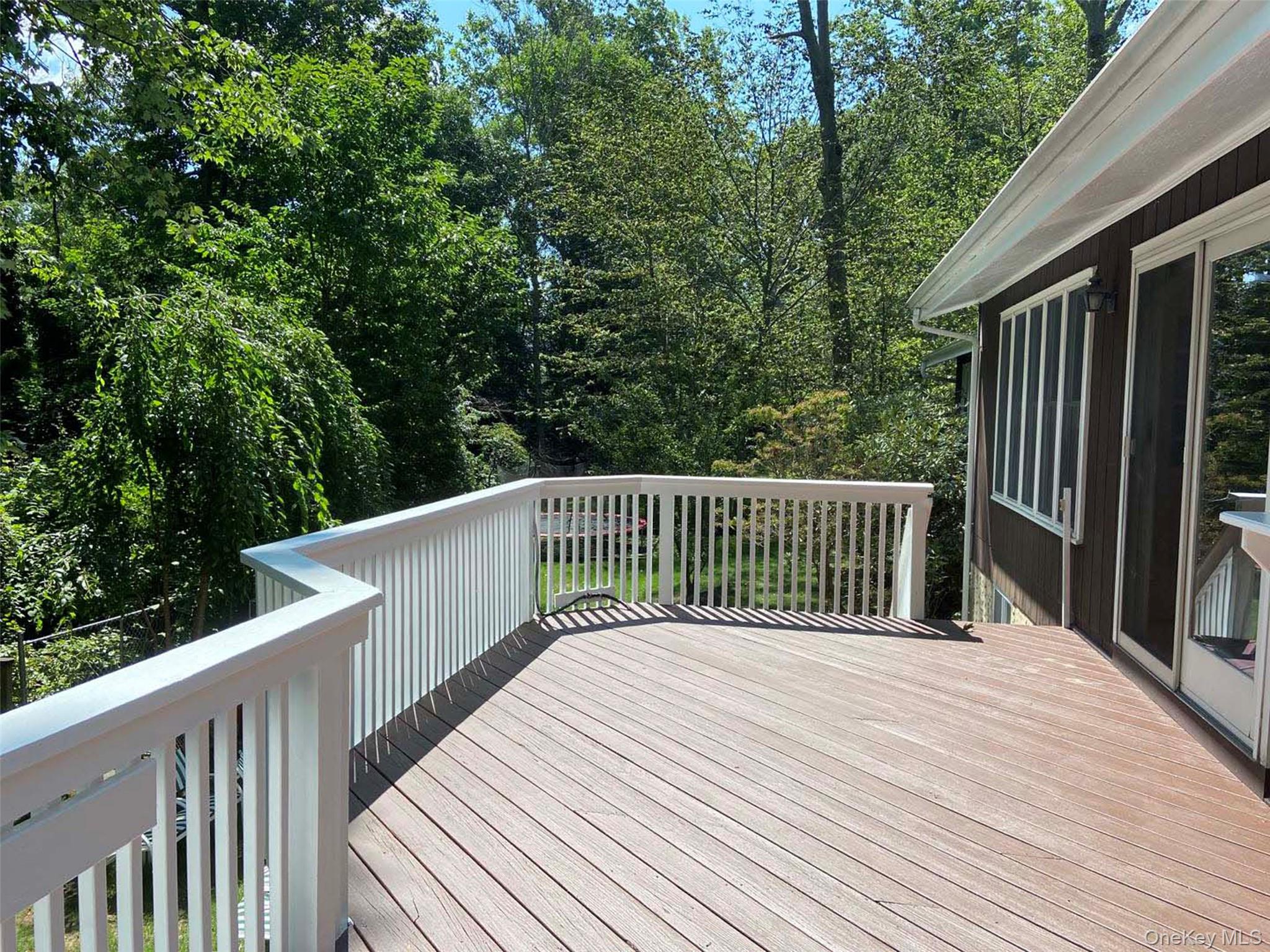 2 Livingston Road Scarsdale, NY 10583 - Photo 17 of 20