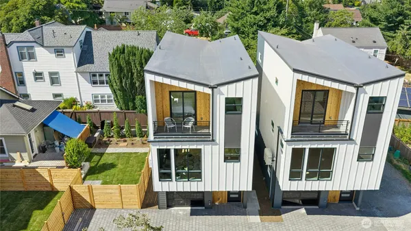 $950,000 | 9242 Dayton Avenue North, Unit A, Seattle, WA 98103