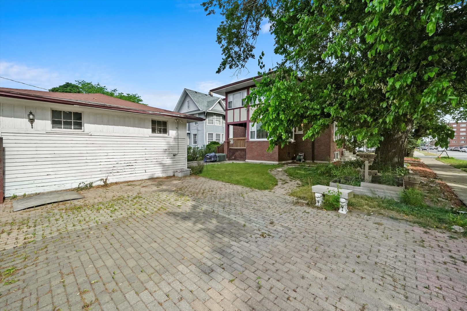 6822 34th Street Berwyn, IL 60402 - Photo 32 of 35 a view of a house with a yard
