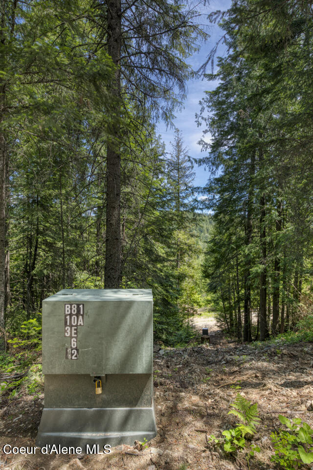 1356 Hidden Valley Road Sandpoint, ID 83864 - Photo 17 of 18 .