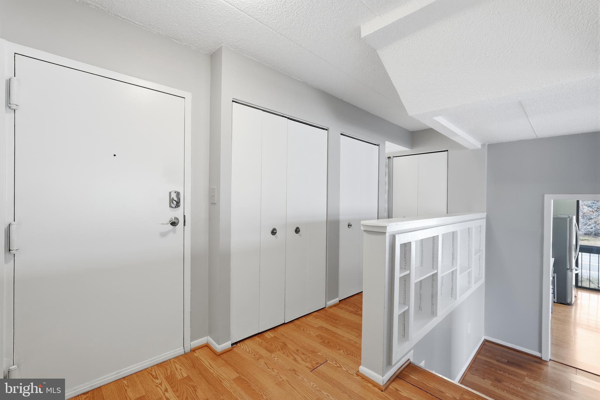 11566 Rolling Green Court, Unit 12/200A Reston, VA 20191 - Photo 13 of 25 Upper Hallway