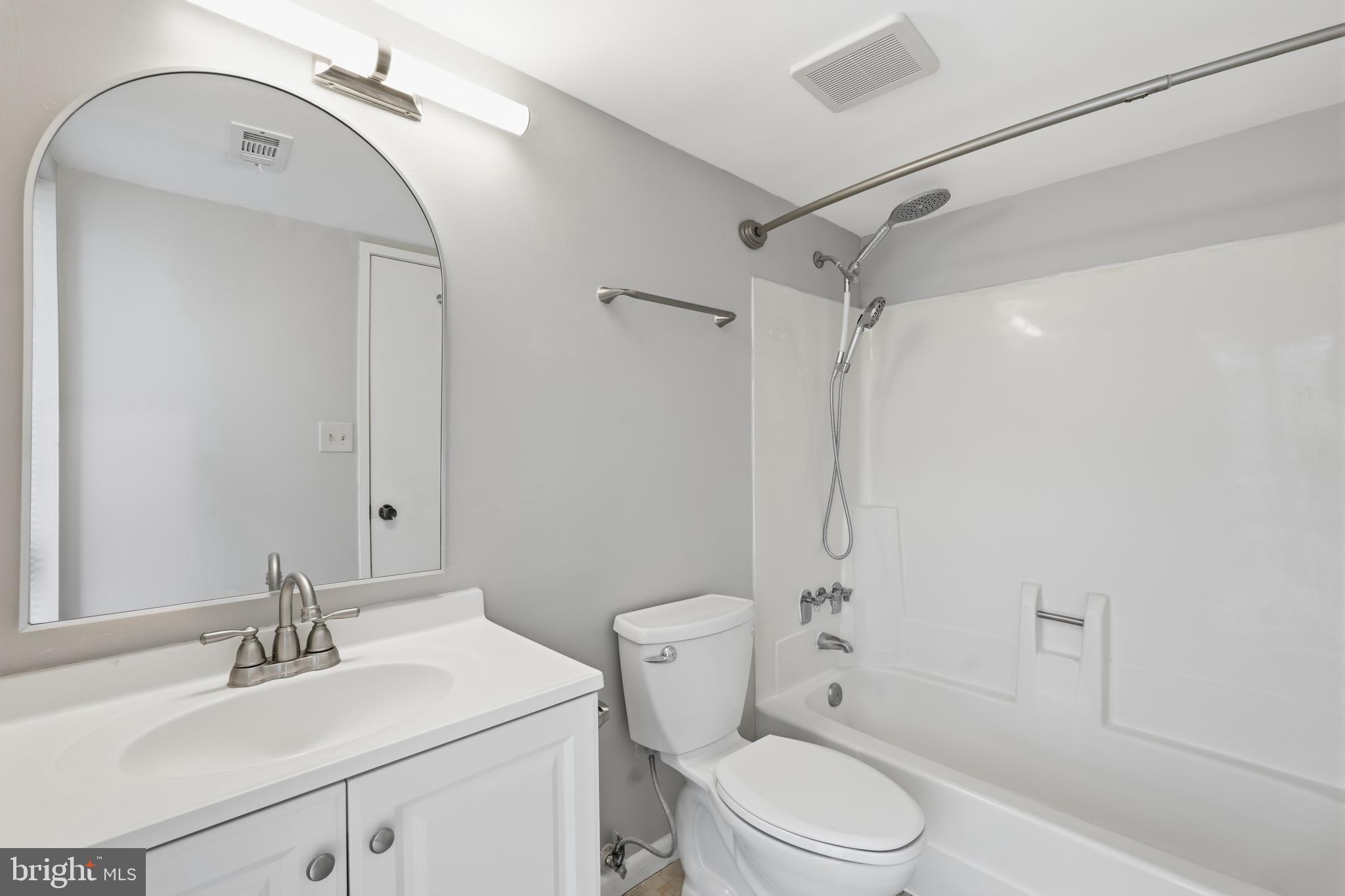 11566 Rolling Green Court, Unit 12/200A Reston, VA 20191 - Photo 18 of 25 Bathroom - Updated!