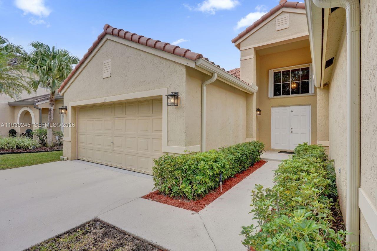 581 Slippery Rock Road Weston, FL 33327 - Photo 4 of 55