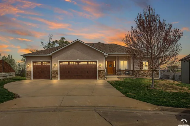 $589,000 | 732 North Blazing Star Drive, Lawrence, KS 66049