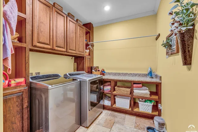 $589,000 | 732 North Blazing Star Drive, Lawrence, KS 66049