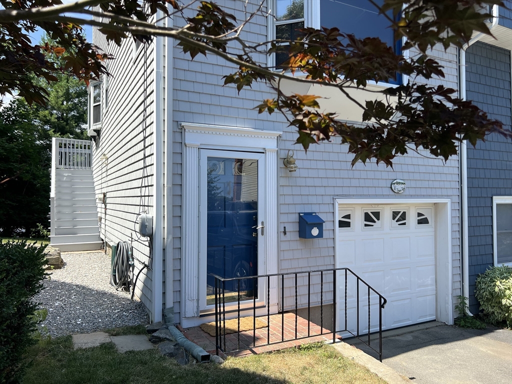 11 Togan Way Marblehead, MA 01945 - Photo 2 of 17