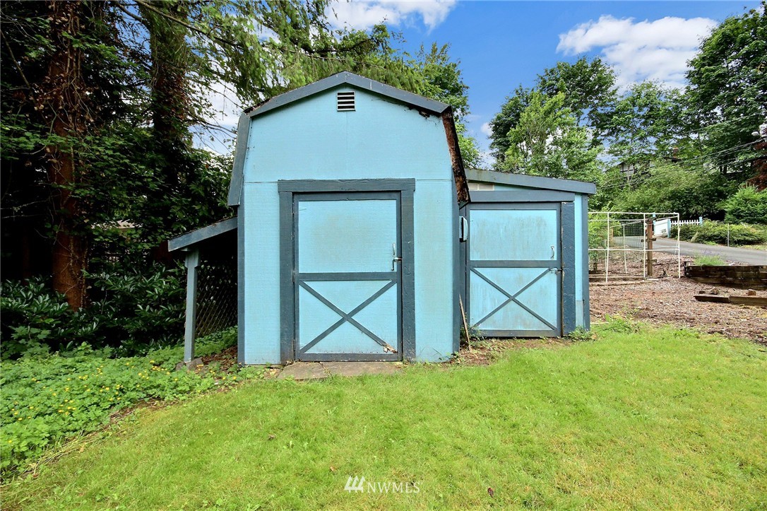 15205 207th Place Southeast Renton, WA 98059 - Photo 4 of 9