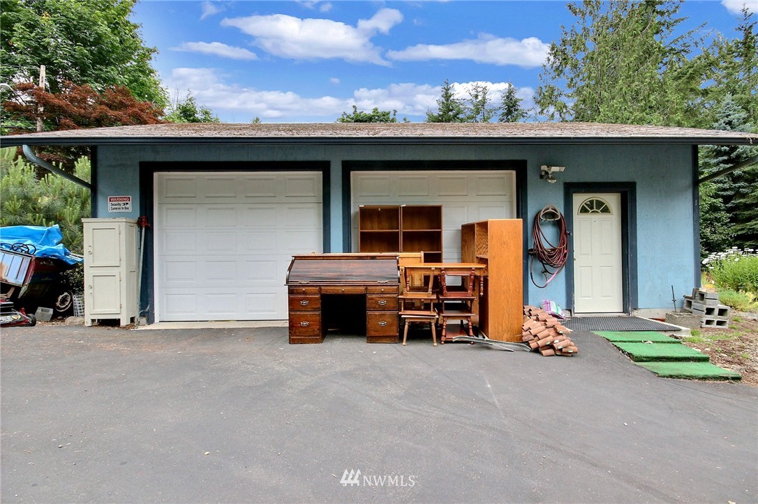 15205 207th Place Southeast Renton, WA 98059 - Photo 5 of 9