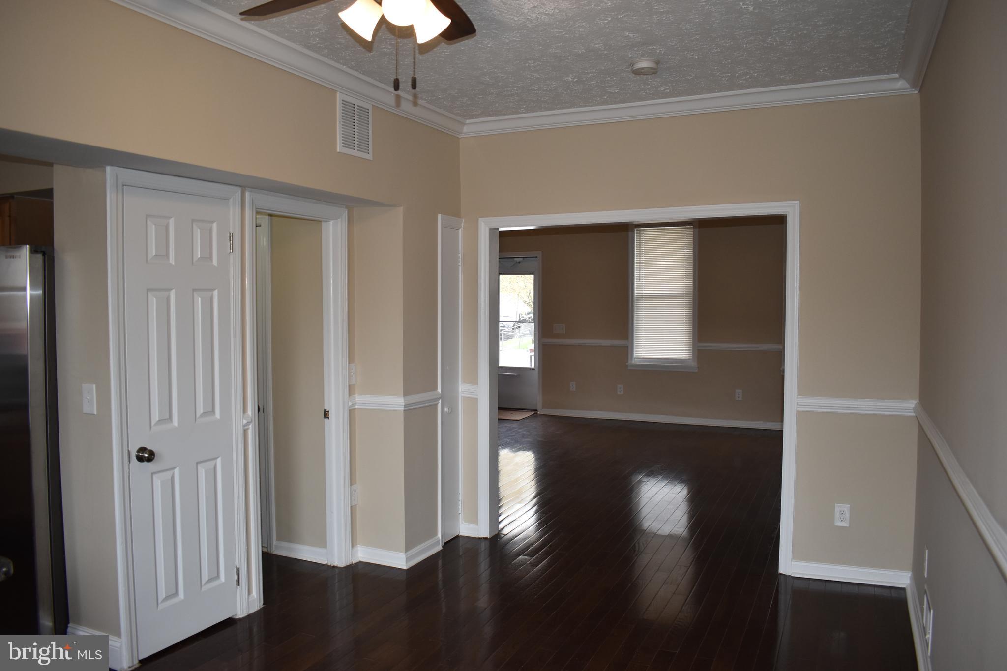 6 South Tremont Road Baltimore, MD 21229 - Photo 11 of 33 Dining Room