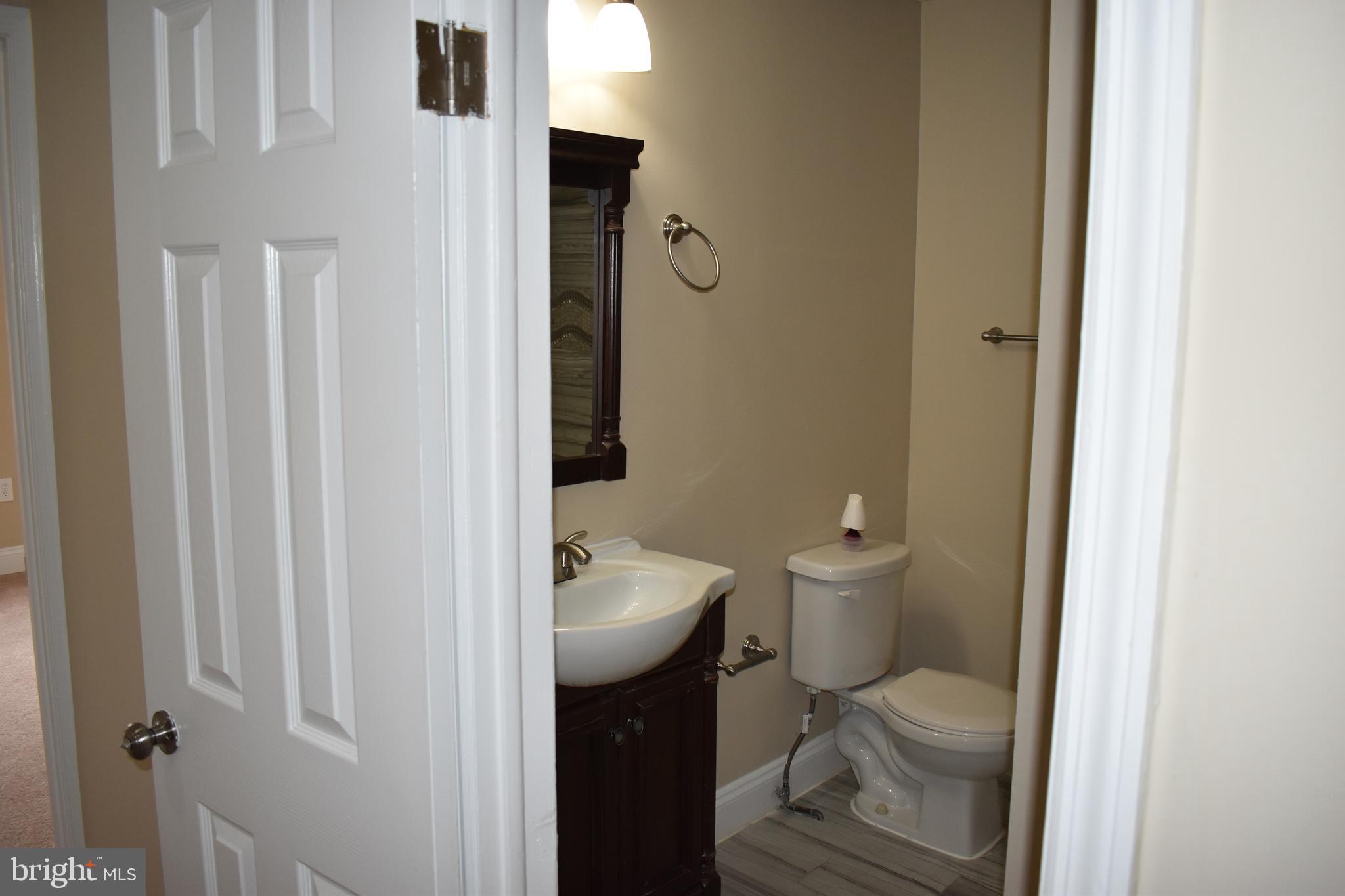 6 South Tremont Road Baltimore, MD 21229 - Photo 27 of 33 Upper Level Bath