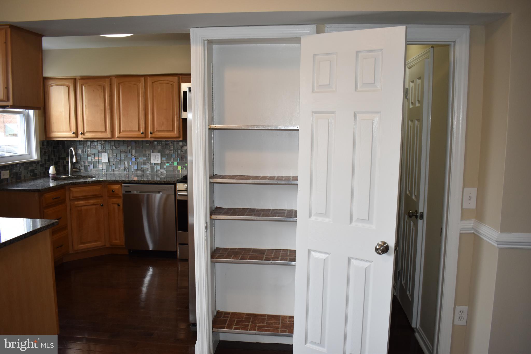 6 South Tremont Road Baltimore, MD 21229 - Photo 10 of 33 Pantry