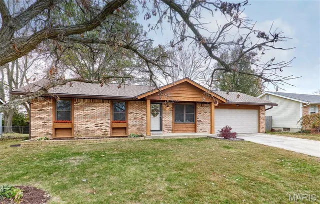 $280,000 | 3900 Summer Forest Drive, St. Charles, MO 63304