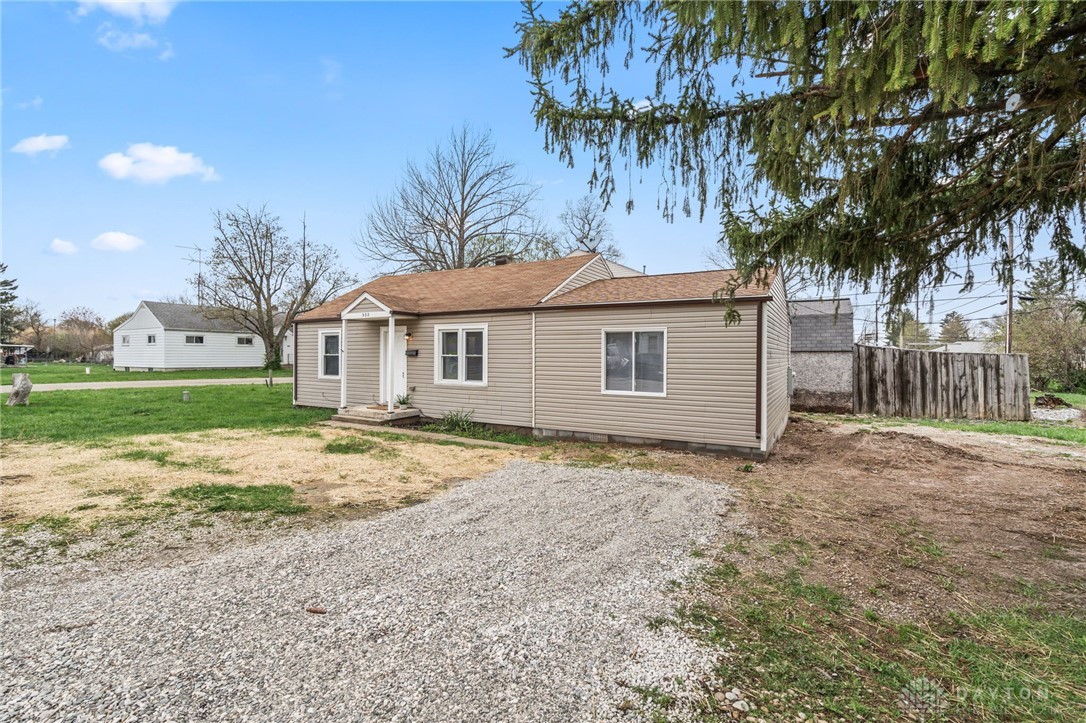 352 Queen Road Medway, OH 45341 - Photo 3 of 24 Gallery Image 3