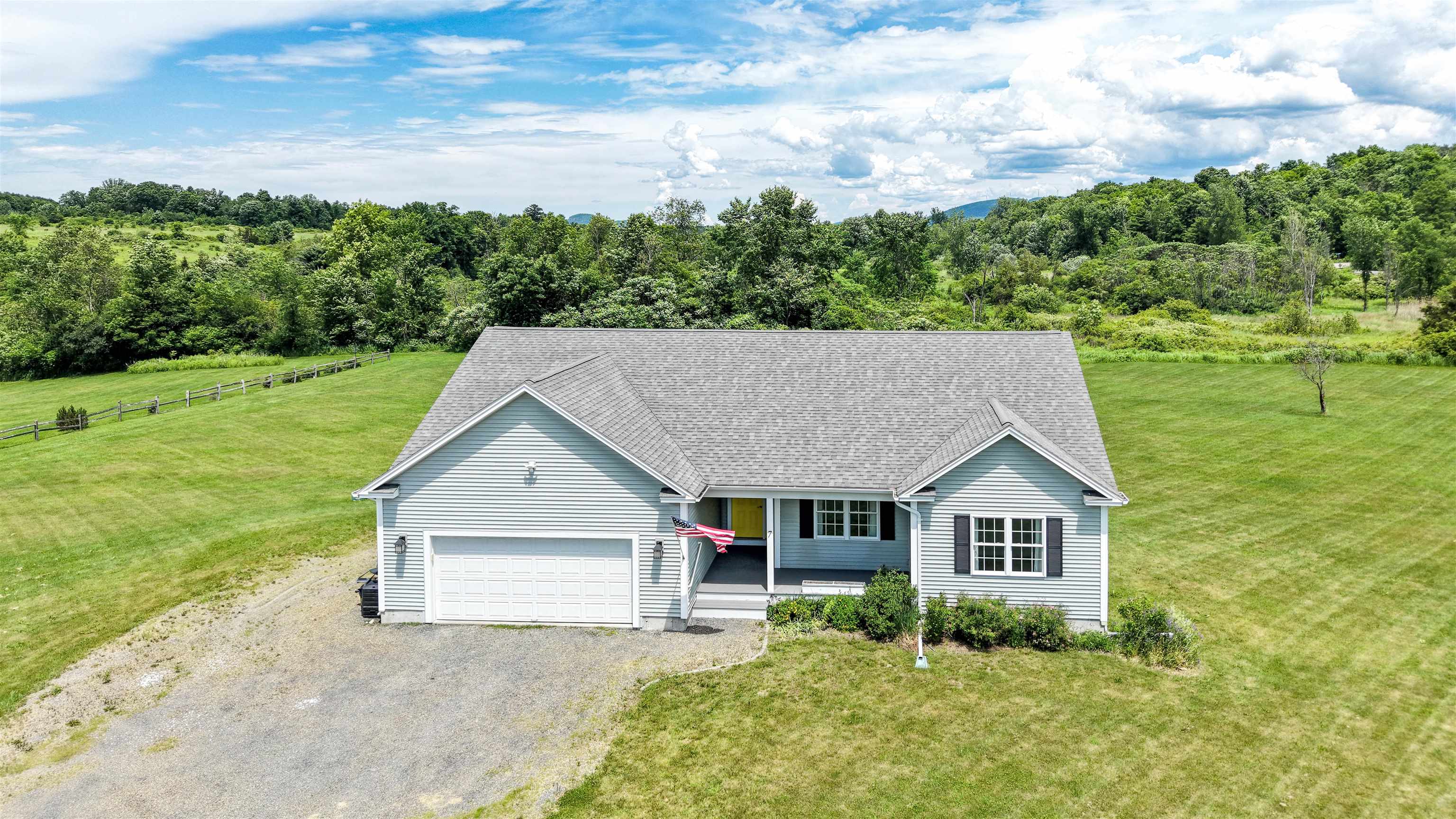 7 Riparian Way Milton, VT 05468 - Photo 5 of 46