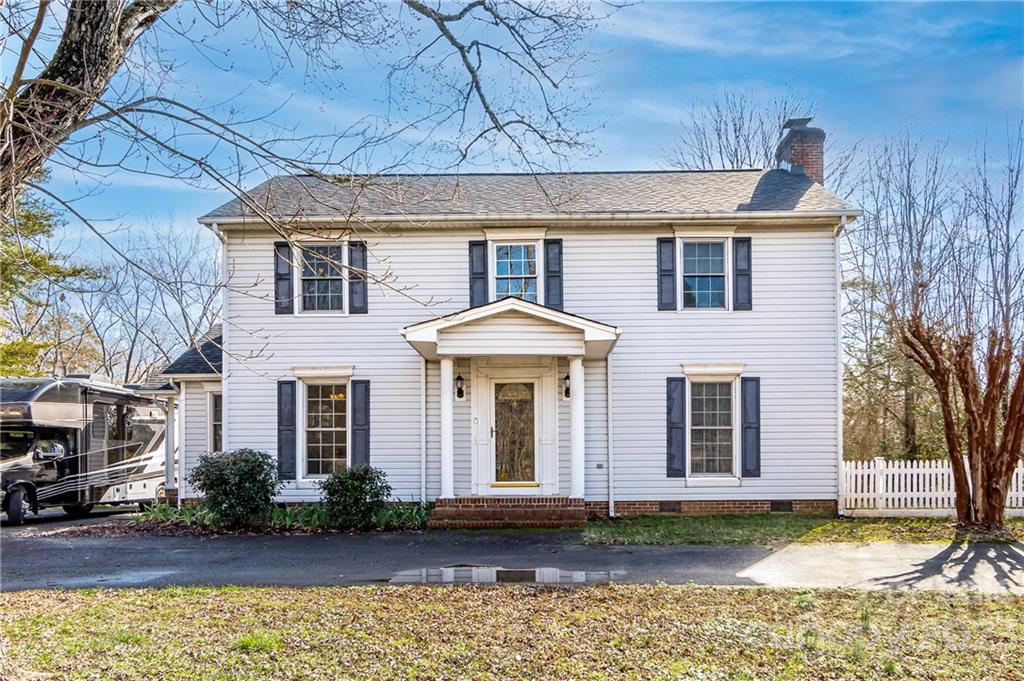 7915 Robin Crest Road Charlotte, NC 28226 - Photo 1 of 31 Gallery Image 1