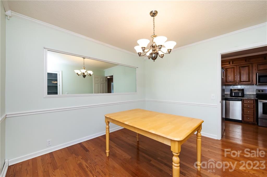 7915 Robin Crest Road Charlotte, NC 28226 - Photo 11 of 31 Gallery Image 11