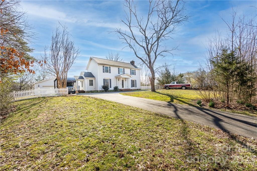 7915 Robin Crest Road Charlotte, NC 28226 - Photo 2 of 31 Gallery Image 2